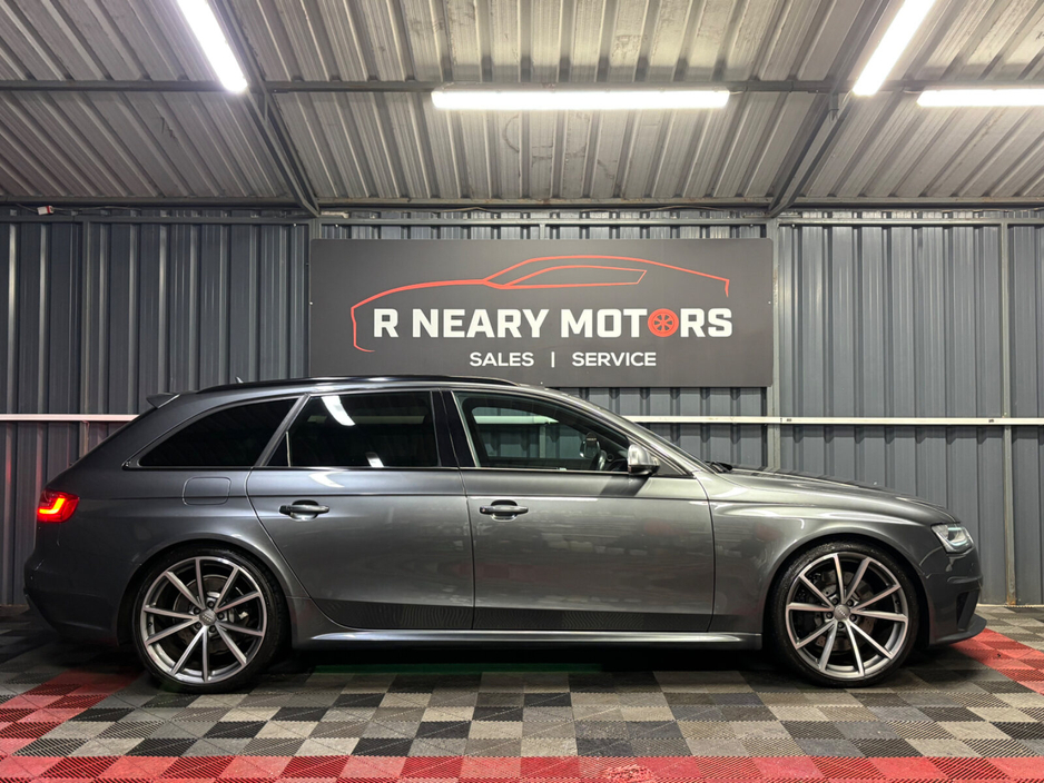 2015 Audi RS4 - image 4