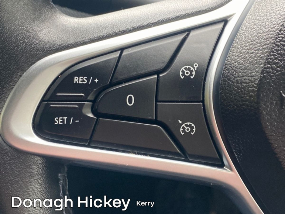 2022 Renault Clio - image 16