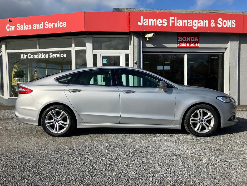 2016 Ford Mondeo - image 3