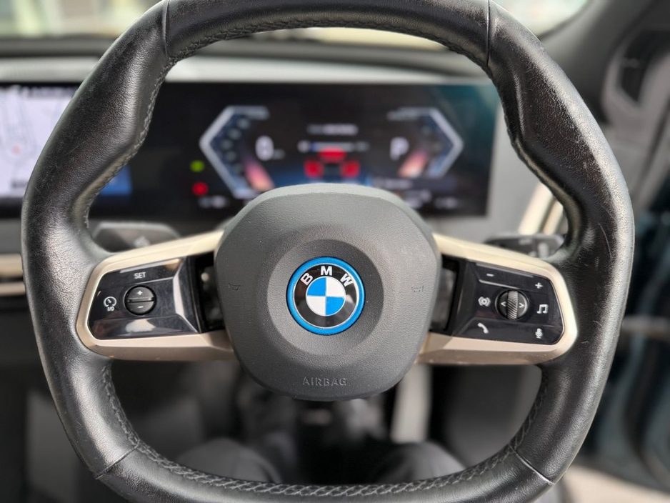 2022 BMW iX - image 17