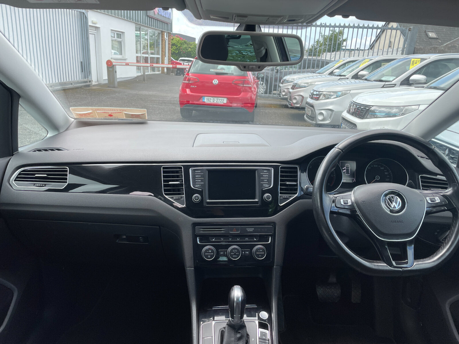 2016 Volkswagen Golf - image 13