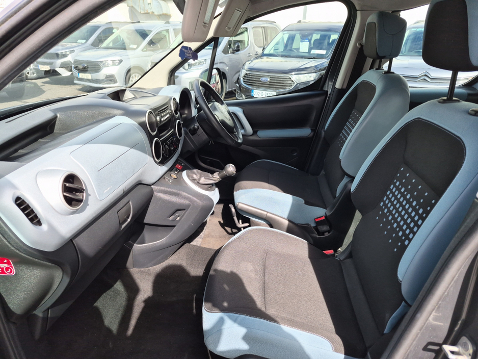 2014 Citroen Berlingo - image 2
