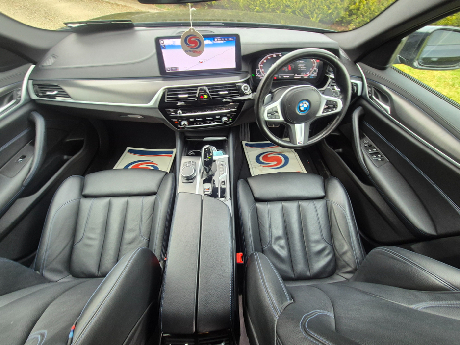2021 BMW 5 Series - image 14