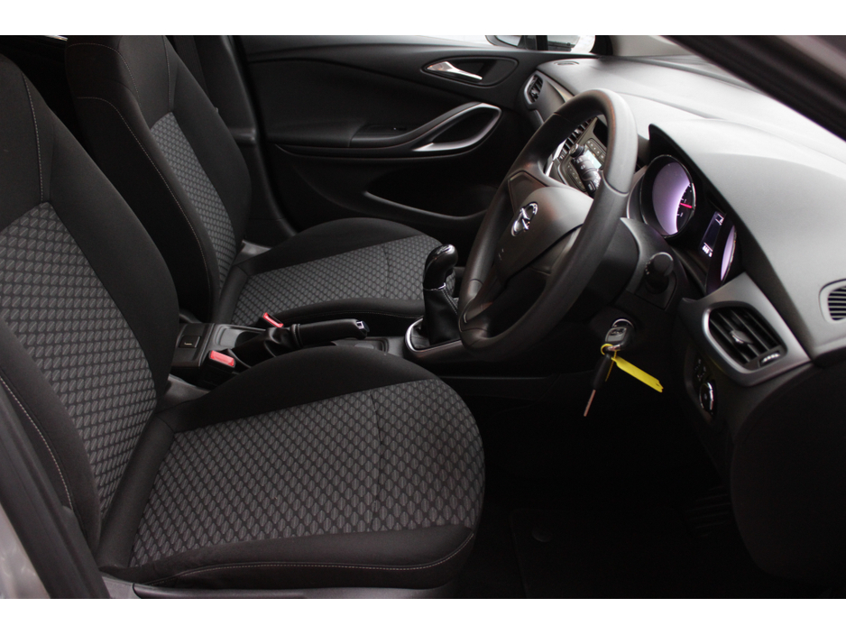 2017 Opel Astra 1.4i S EDITION 5DR HATCHBACK //IRISH CAR FROM NEW WITH ONLY 64000 KM'S // BUY WITH CONFIDENCE AA AND SIMI APPROVED DEALER 2026 // FINANCE ARRANGED // ALL TRADE INS WELCOME // €10,950