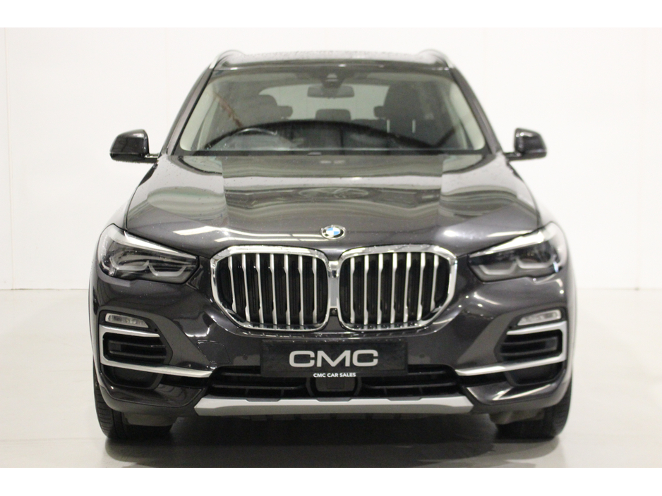 2020 BMW X5 - image 2