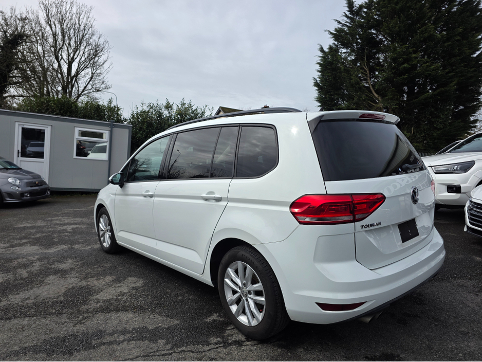 2017 Volkswagen Touran - image 15