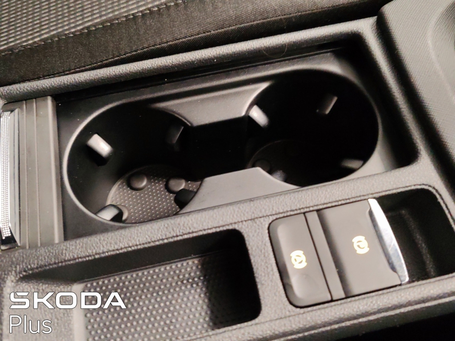 2024 Skoda Octavia - image 36