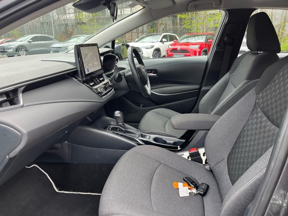 2023 Toyota Corolla - image 6