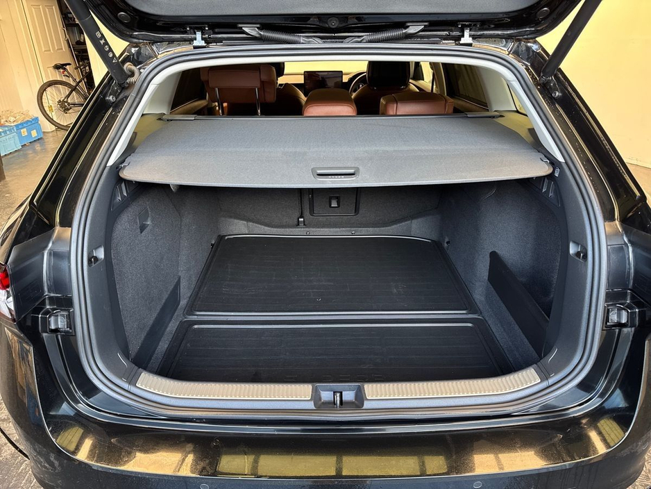 2025 Skoda Superb - image 9