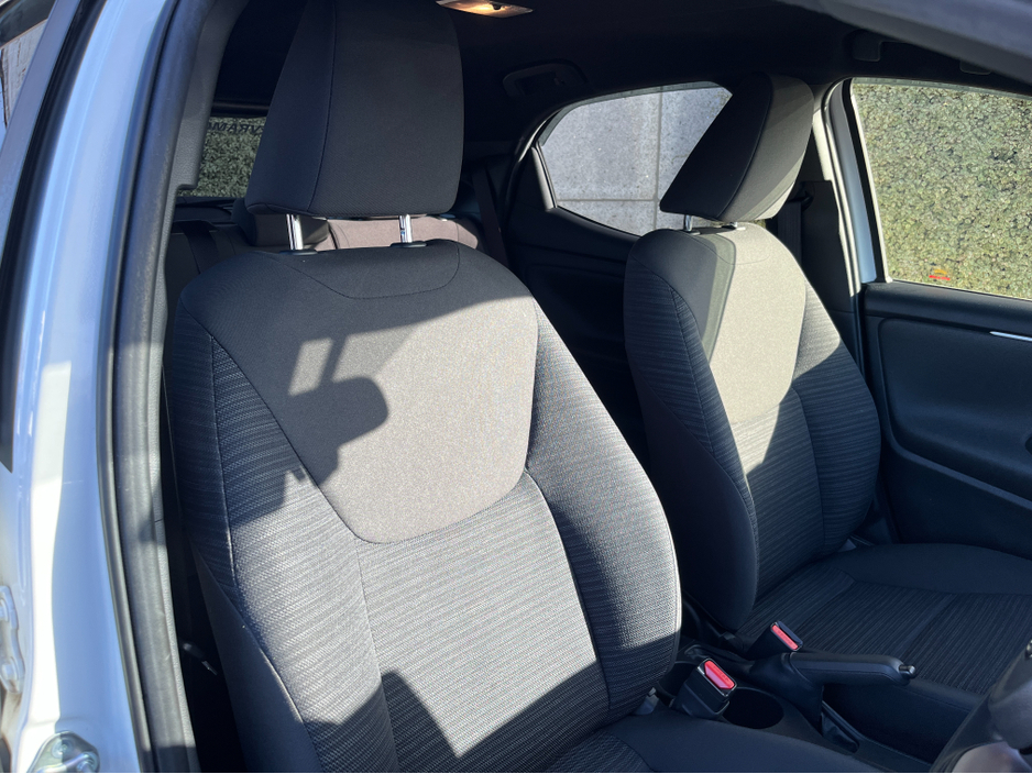 2020 Toyota Yaris - image 11