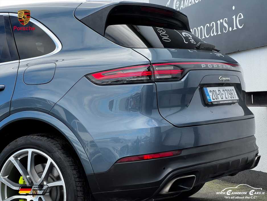 2020 Porsche Cayenne - image 10