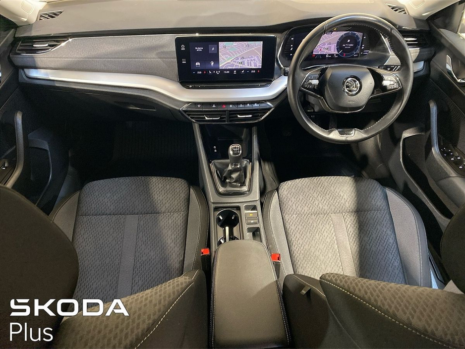 2023 Skoda Octavia - image 2