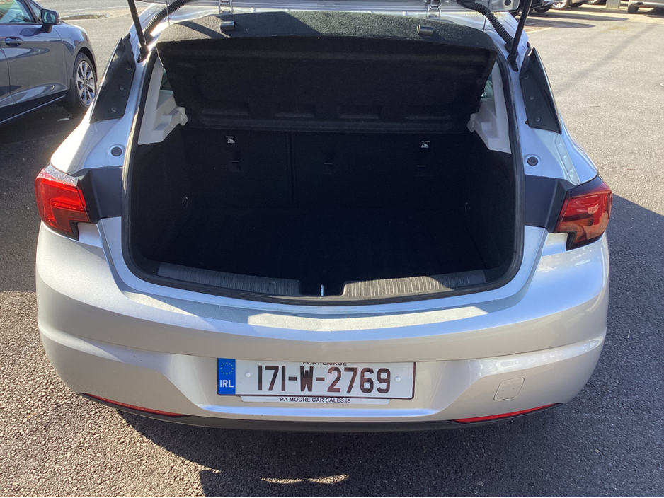 2017 Opel Astra - image 15