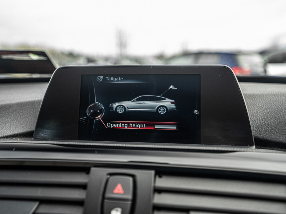 2016 BMW 3 Series - image 30