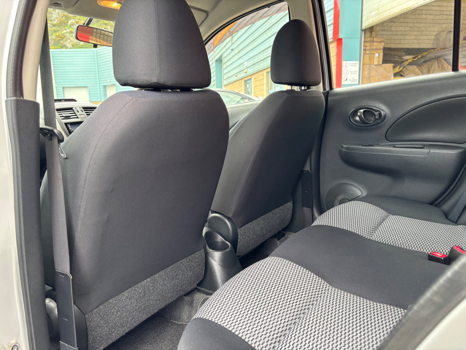 2015 Nissan March - image 13