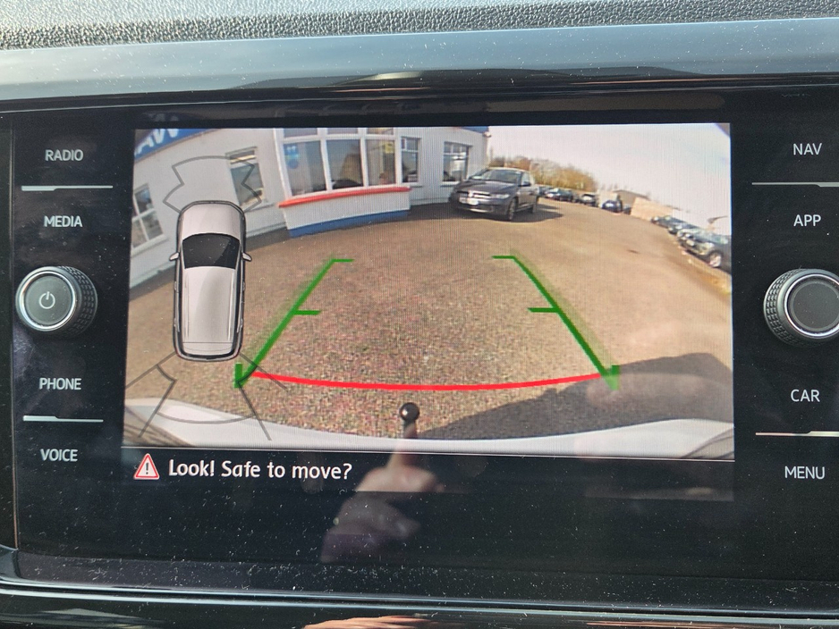 2019 Volkswagen T-Cross - image 17