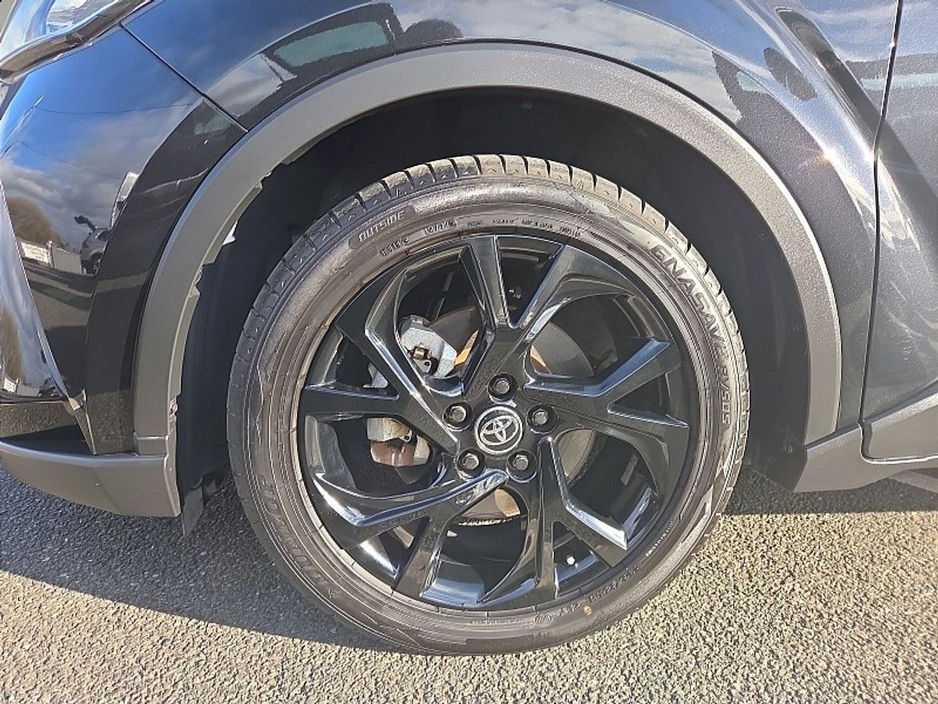 2020 Toyota C-HR - image 10