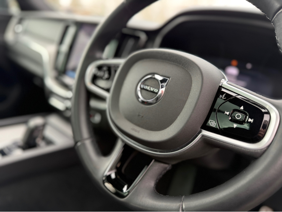 2021 Volvo XC60 - image 20