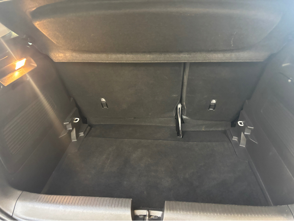 2023 Opel Crossland - image 14