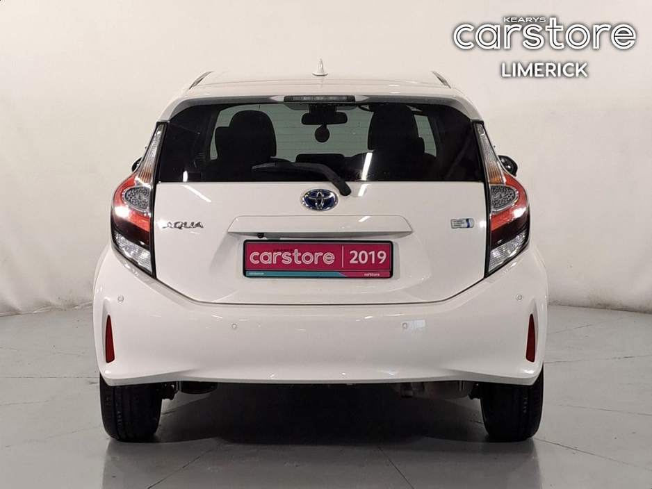 2019 Toyota Aqua 1.5 HYBRID 5 DR €13,880