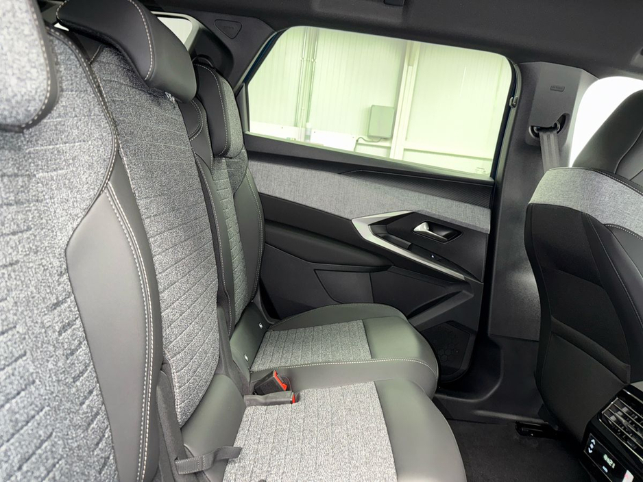 2026 Peugeot 5008 - image 10