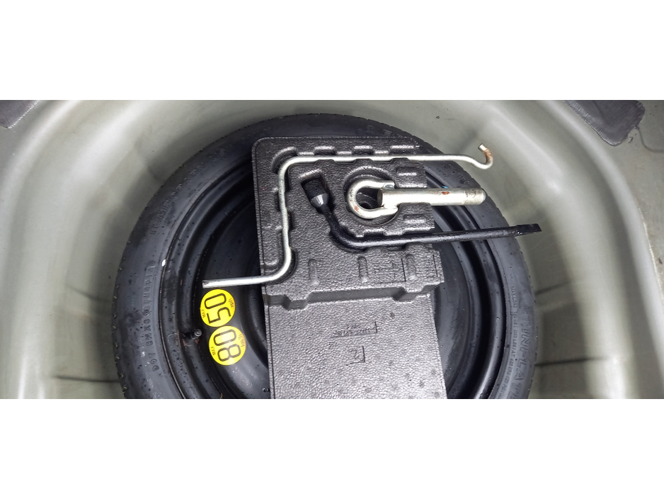 2016 Toyota Corolla - image 14