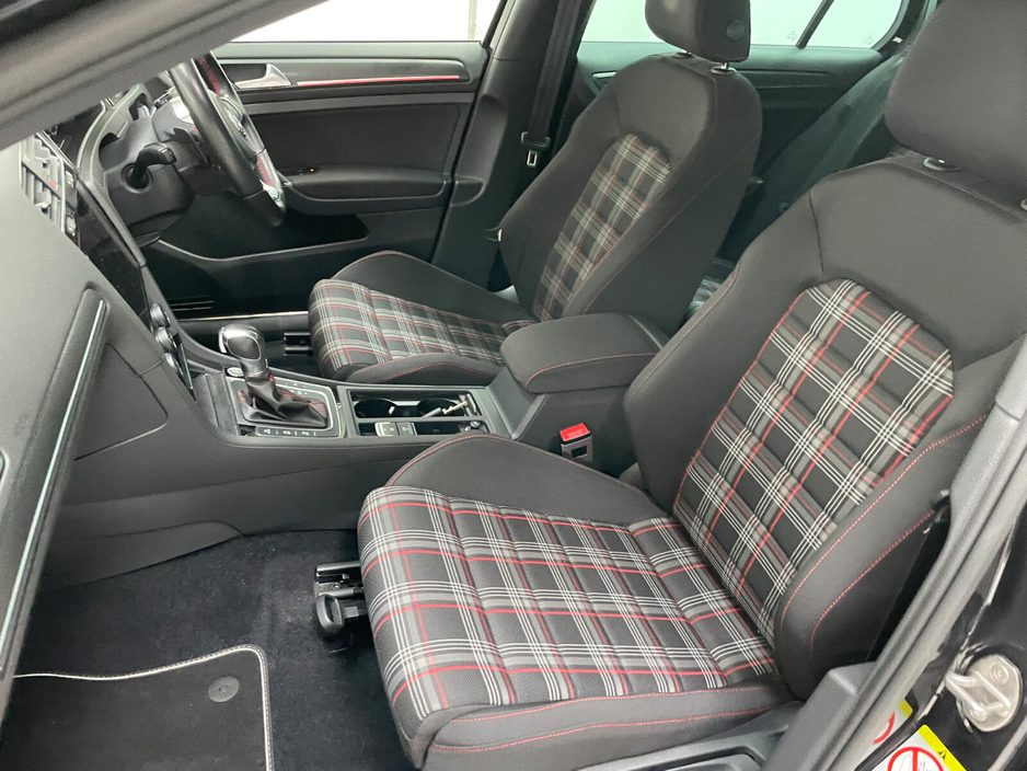 2019 Volkswagen Golf - image 20