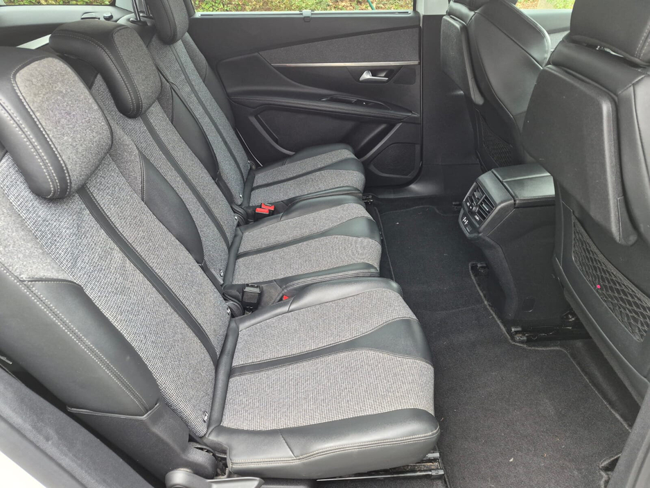2019 Peugeot 5008 - image 12