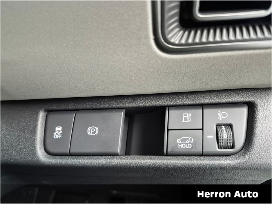 2026 Kia EV5 - image 9