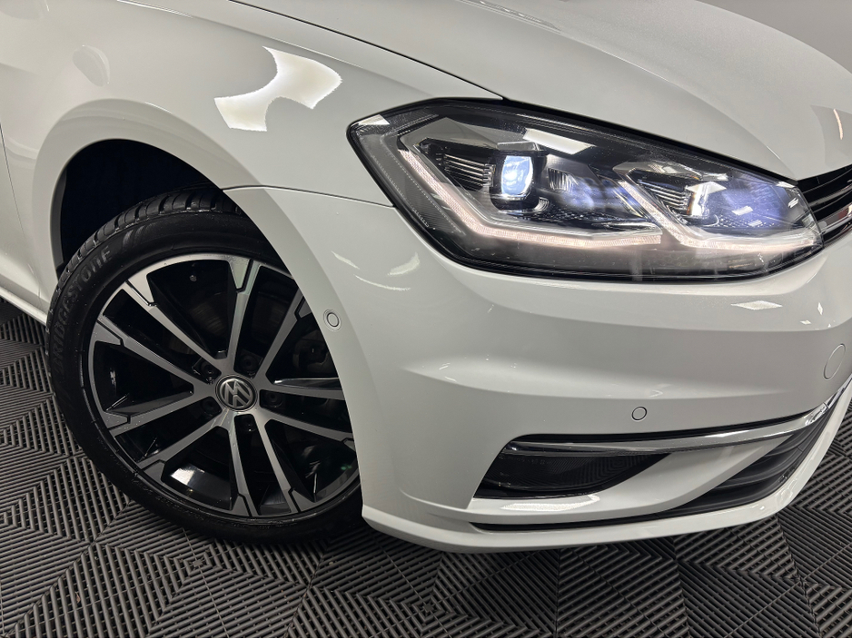 2019 Volkswagen Golf *VOLKSWAGEN GOLF* *DSG* *FACELIFT* *DYNAMIC LIGHTS* *DLA* *DIGITAL DASH* *REVERSE CAMERA* *PARKING SENSORS* *KEYLESS ENTRY* *LOW MILEAGE* *FINANCE AVAILABLE* *TRADE INS WELCOME*