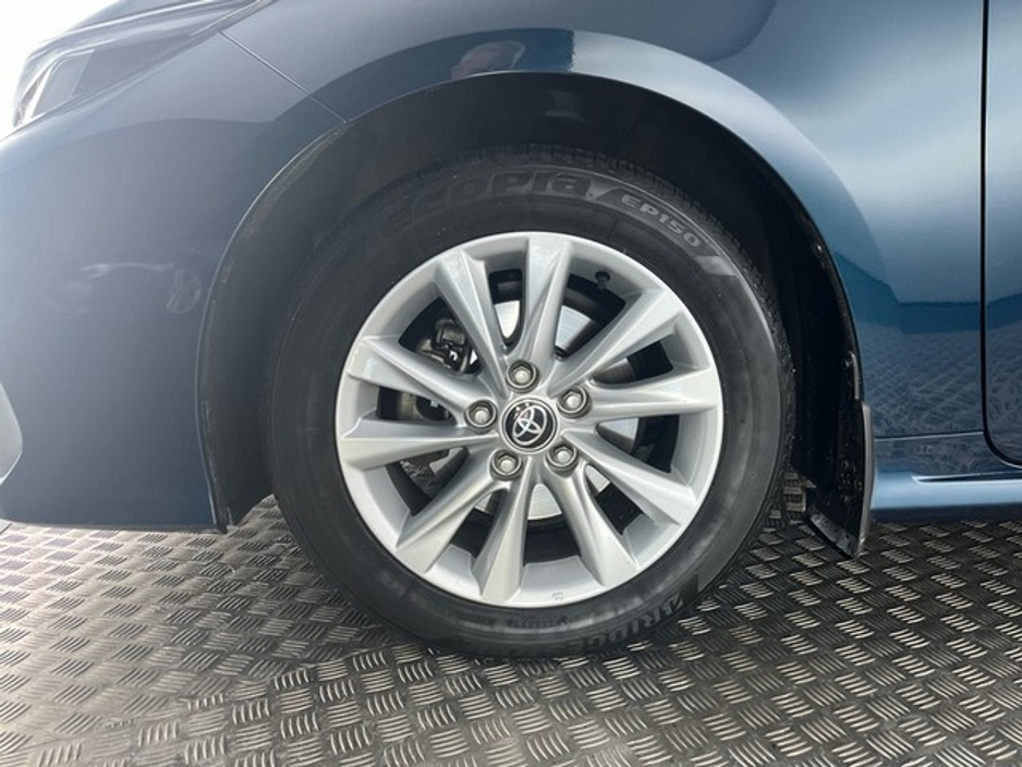 2024 Toyota Corolla LUNA SALOON Hybrid €28,950