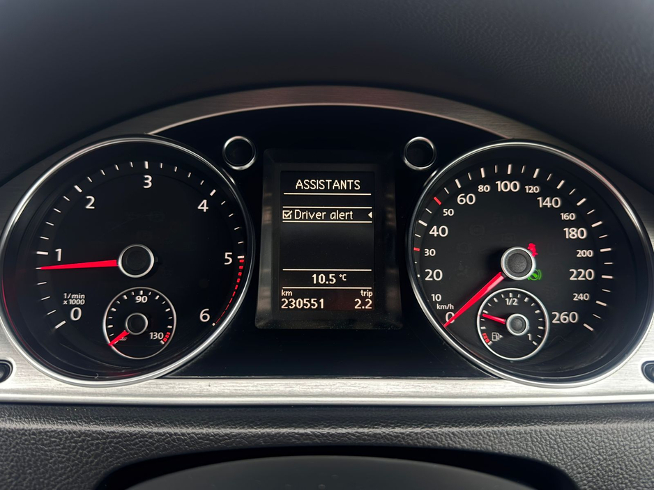 2013 Volkswagen Passat 2.0 TDI HIGHLINE BLUEMOTION 14 140PS 4DR AUTO €8,750