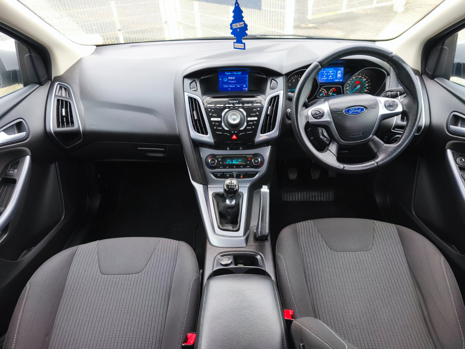 2014 Ford Focus - image 11
