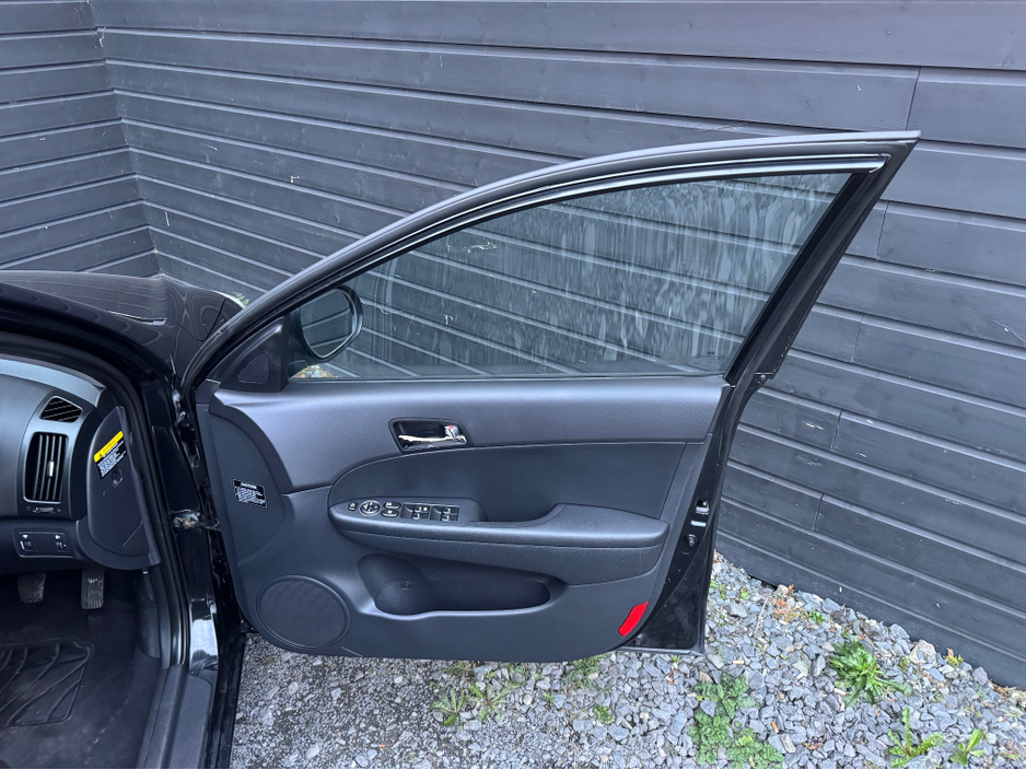 2010 Hyundai i30 - image 17