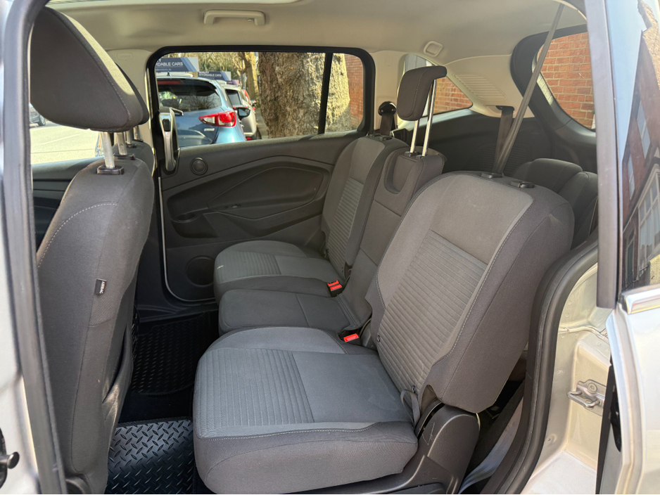 2019 Ford Grand C-Max - image 12