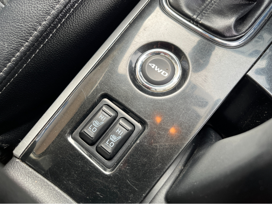 2018 Mitsubishi Outlander - image 17