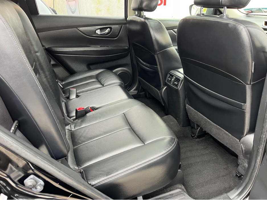 2017 Nissan X-Trail - image 17