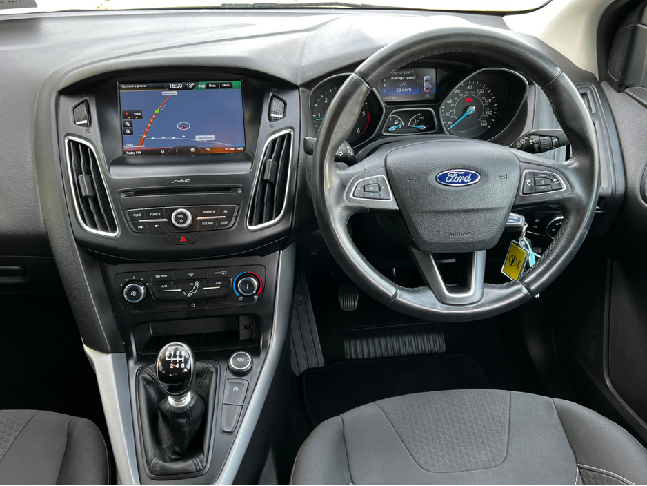 2016 Ford Focus - image 13