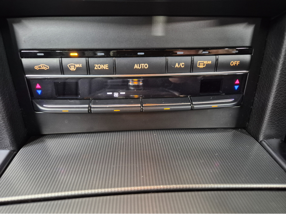 2015 Mercedes-Benz E Class - image 24