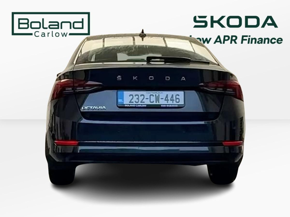 2023 Skoda Octavia - image 12