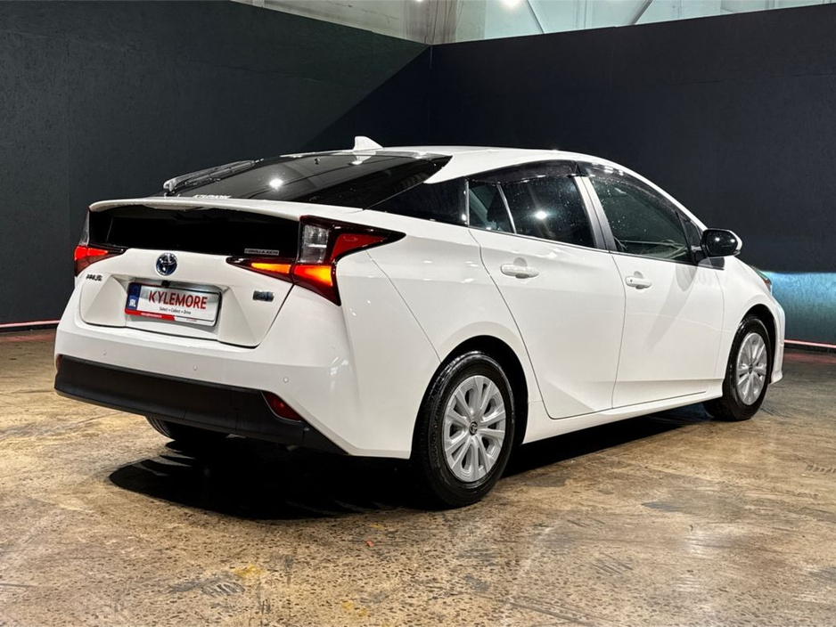 2022 Toyota Prius - image 3