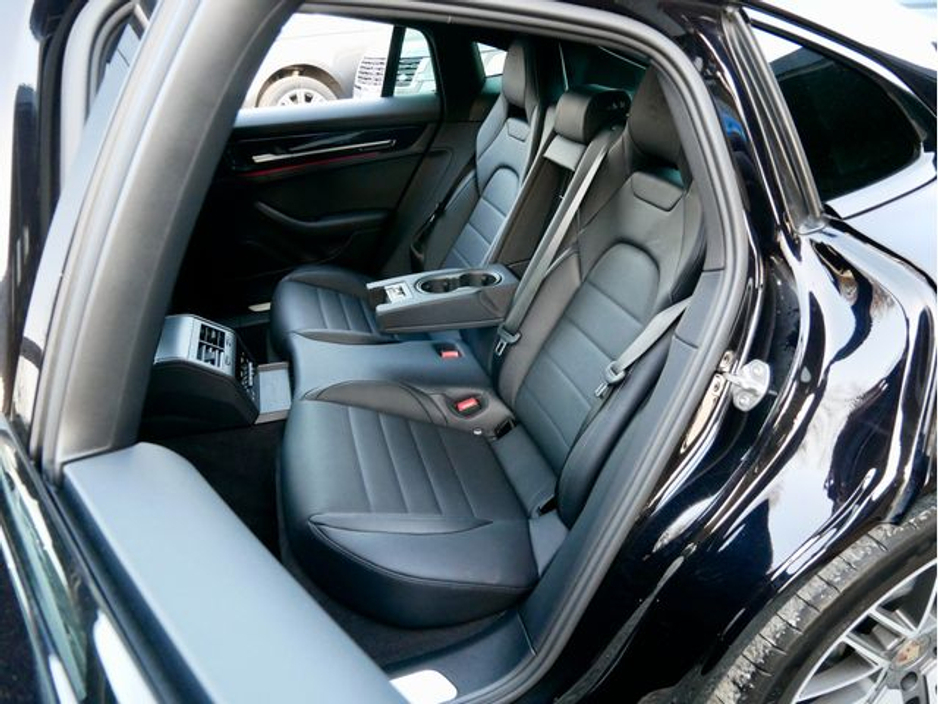 2024 Porsche Panamera - image 18