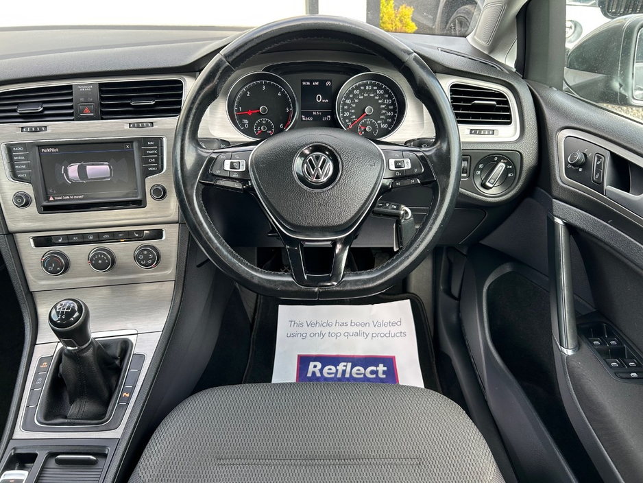 2016 Volkswagen Golf - image 12