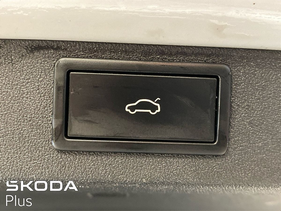 2022 Skoda Enyaq - image 27