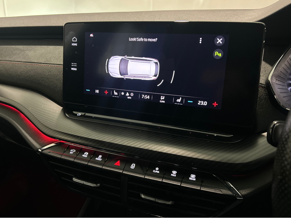 2023 Skoda Octavia - image 6