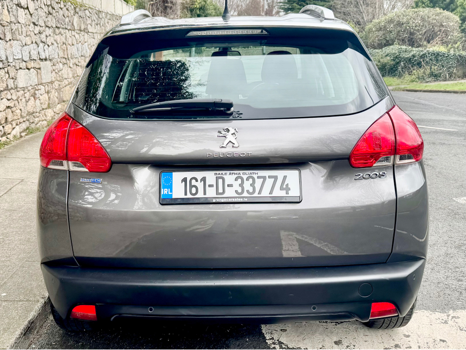 2016 Peugeot 2008 - image 6