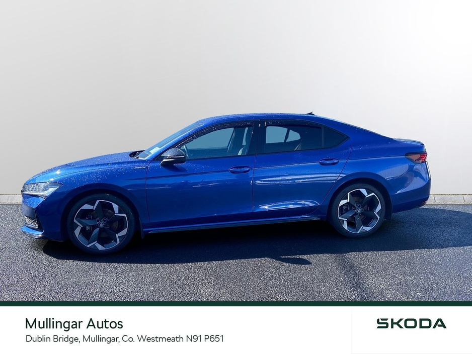 2025 Skoda Superb - image 11