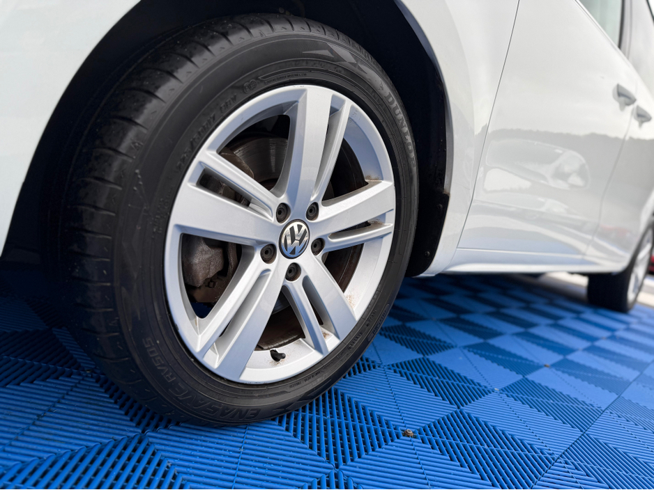 2019 Volkswagen Sharan - image 9