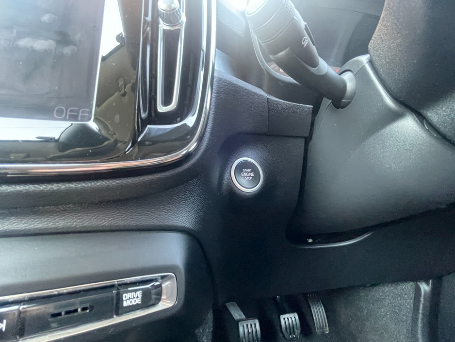 2020 Volvo XC40 - image 20