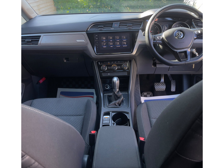 2018 Volkswagen Touran - image 7